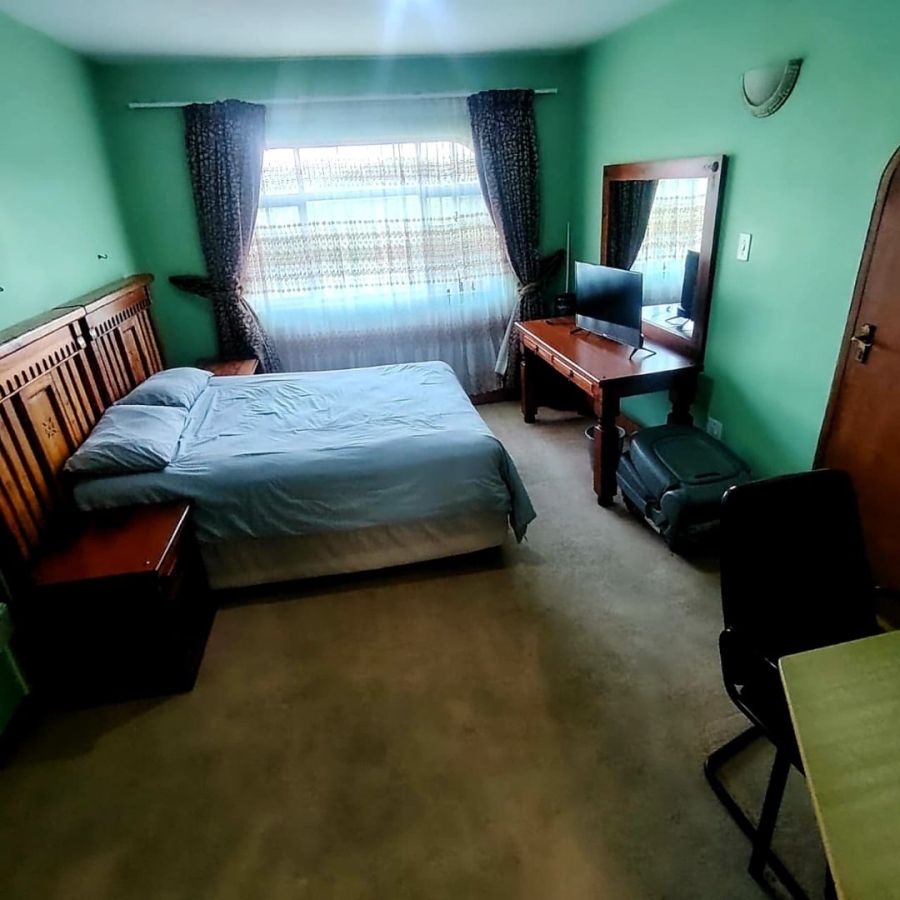 6 Bedroom Property for Sale in Baysville Eastern Cape